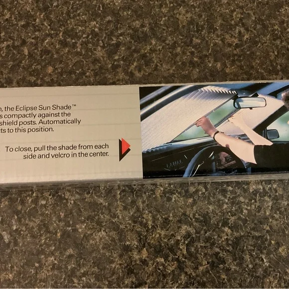 Car Sunshade 22”H retractable accordion NEW - Picture 3 of 4